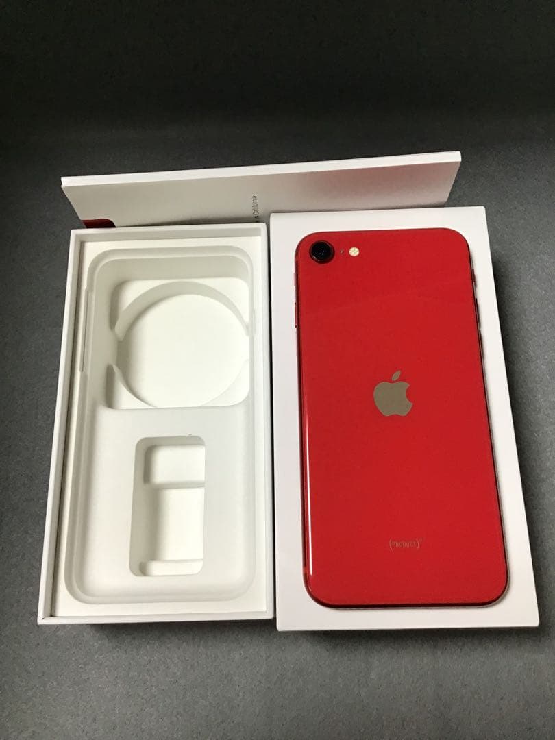 美品　国内版　SIMフリー　iPhoneSE 第2世代　64GB レッド色