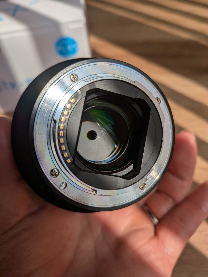 TOKINA atx-m 85mm F1.8 FE ソニーEマウント