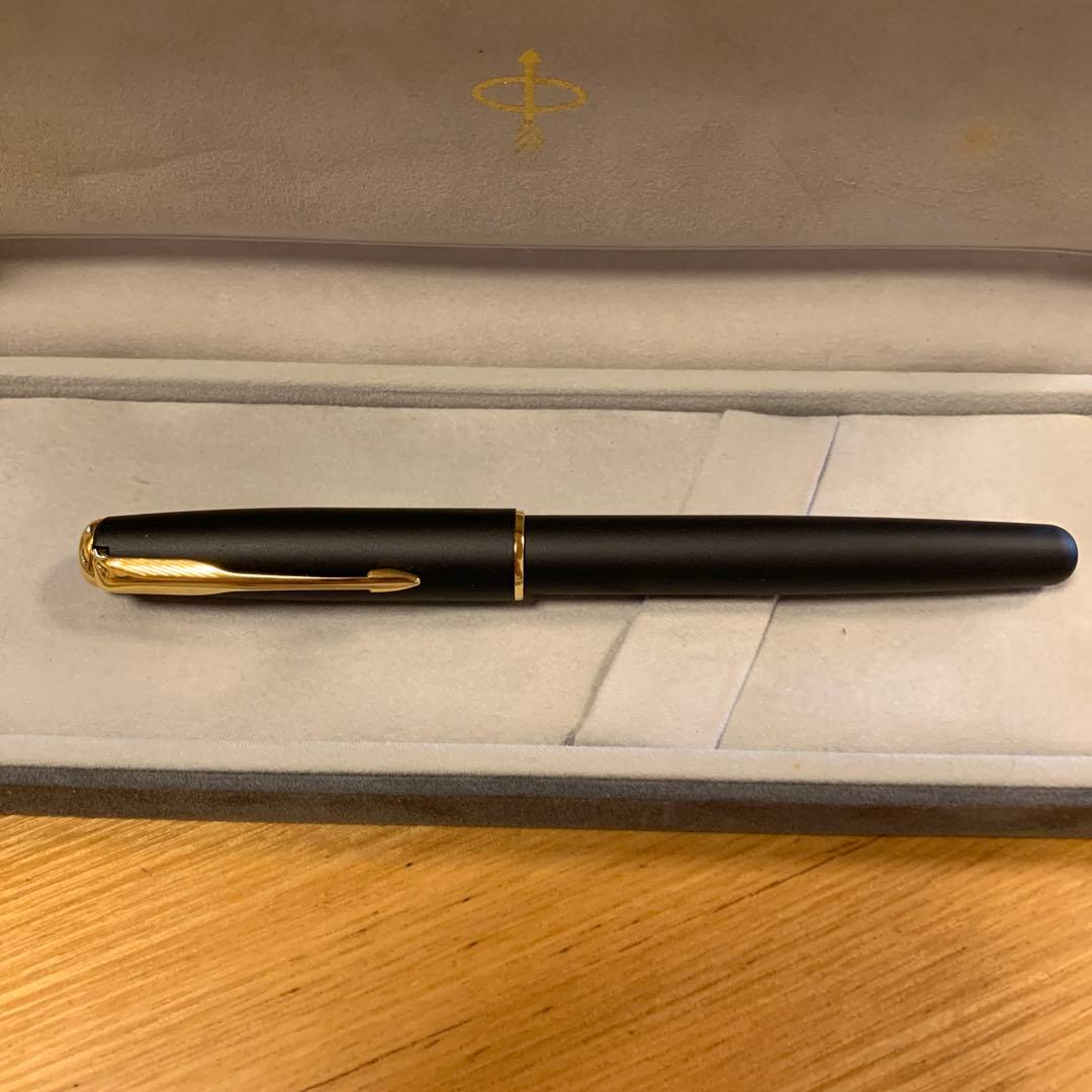 Parker 万年筆 マットブラック　ゴールドアクセント