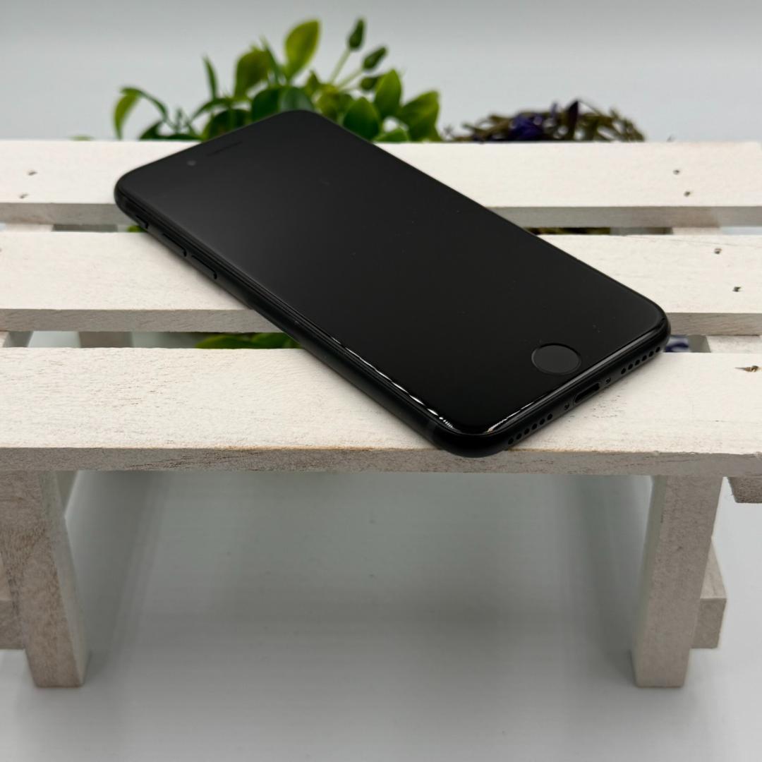 【美品】iPhone SE第3世代 64GB ミッドナイト 440