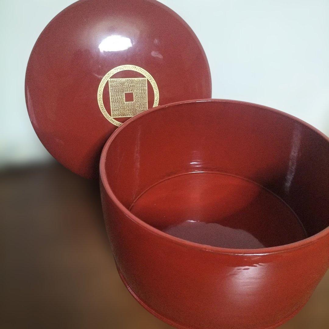 赤い漆器 菓子器・喰籠　家紋入り　お櫃　おひつ