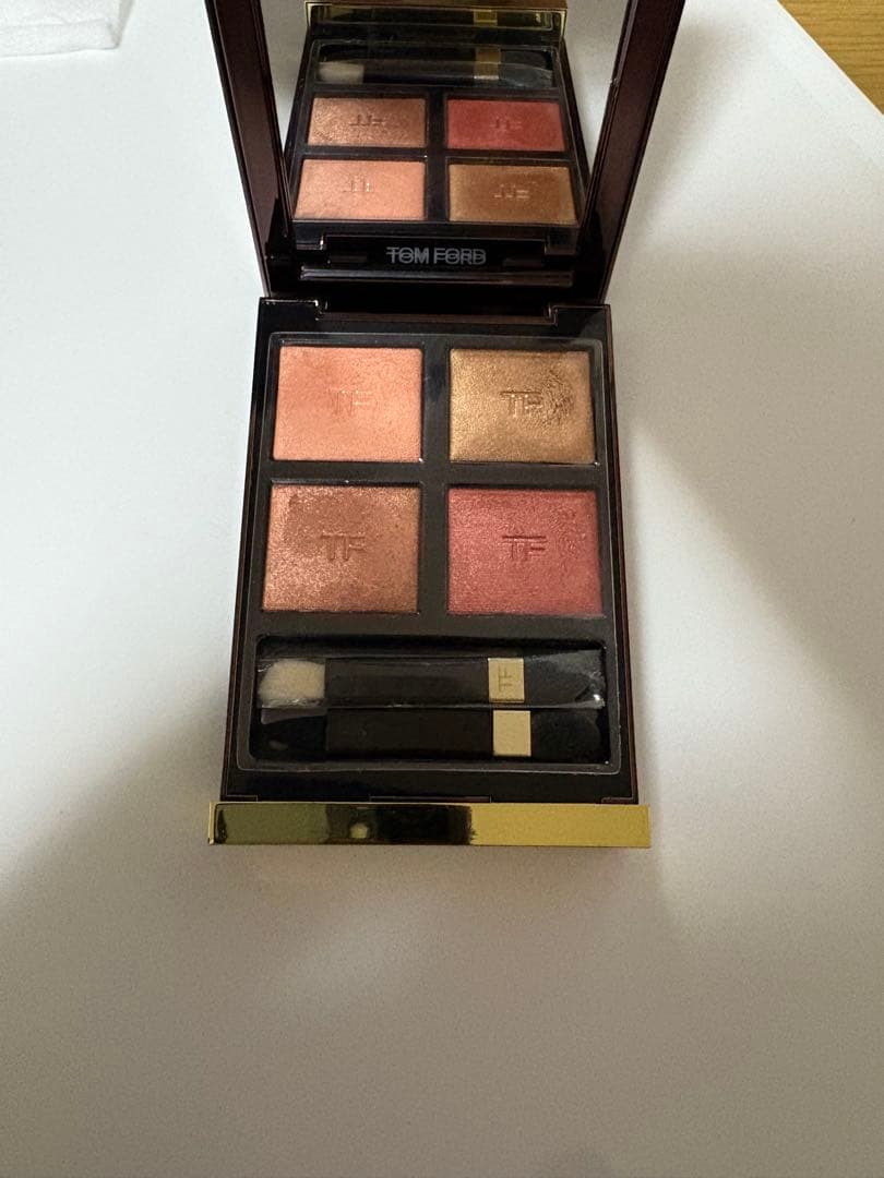 TOM FORD ピーチドーン　アイシャドウ