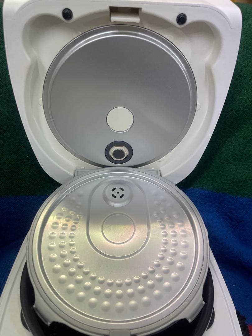 東芝 IH炊飯器 RC-10HR 5.5合炊き ホワイト TOSHIBA