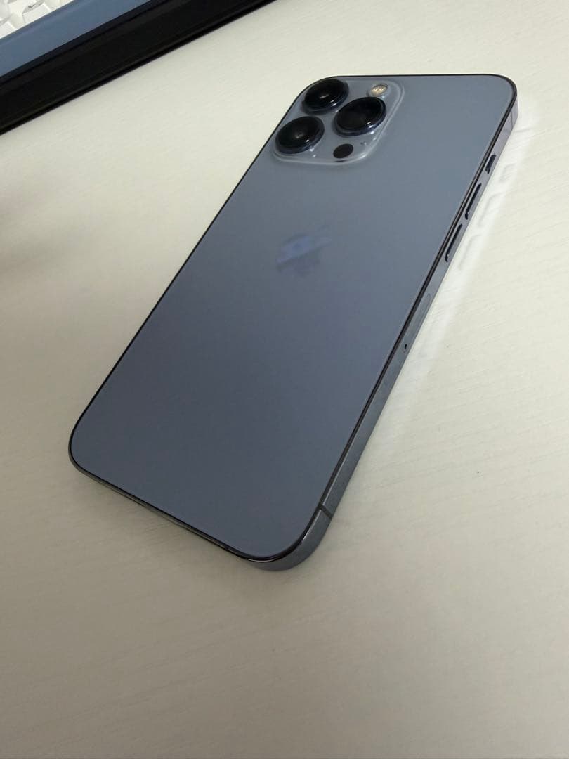 Apple iPhone 13 青 本体