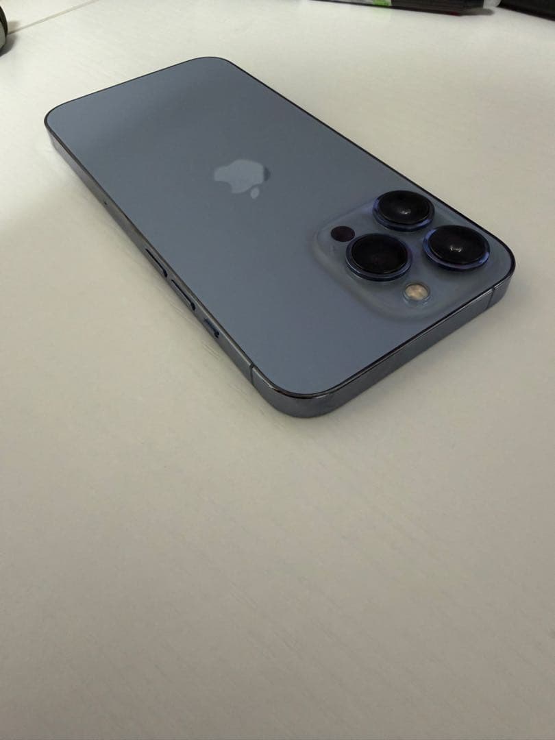 Apple iPhone 13 青 本体