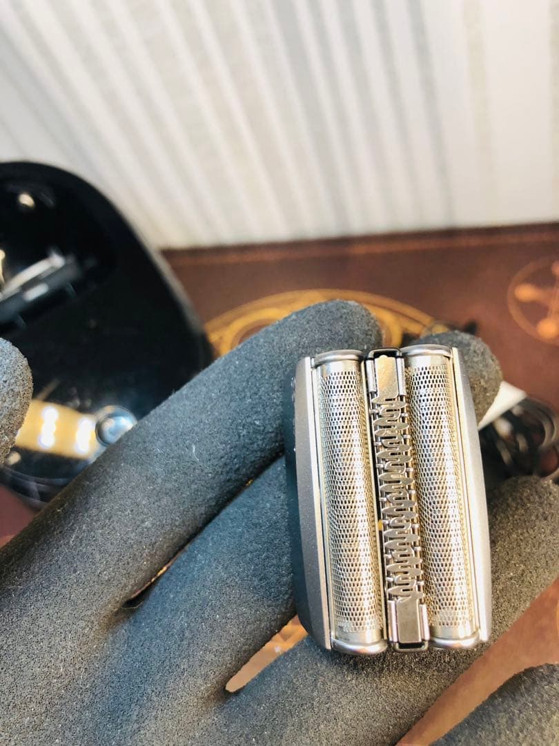 BRAUNシリーズ8 8463cc メンズ電気シェーバー