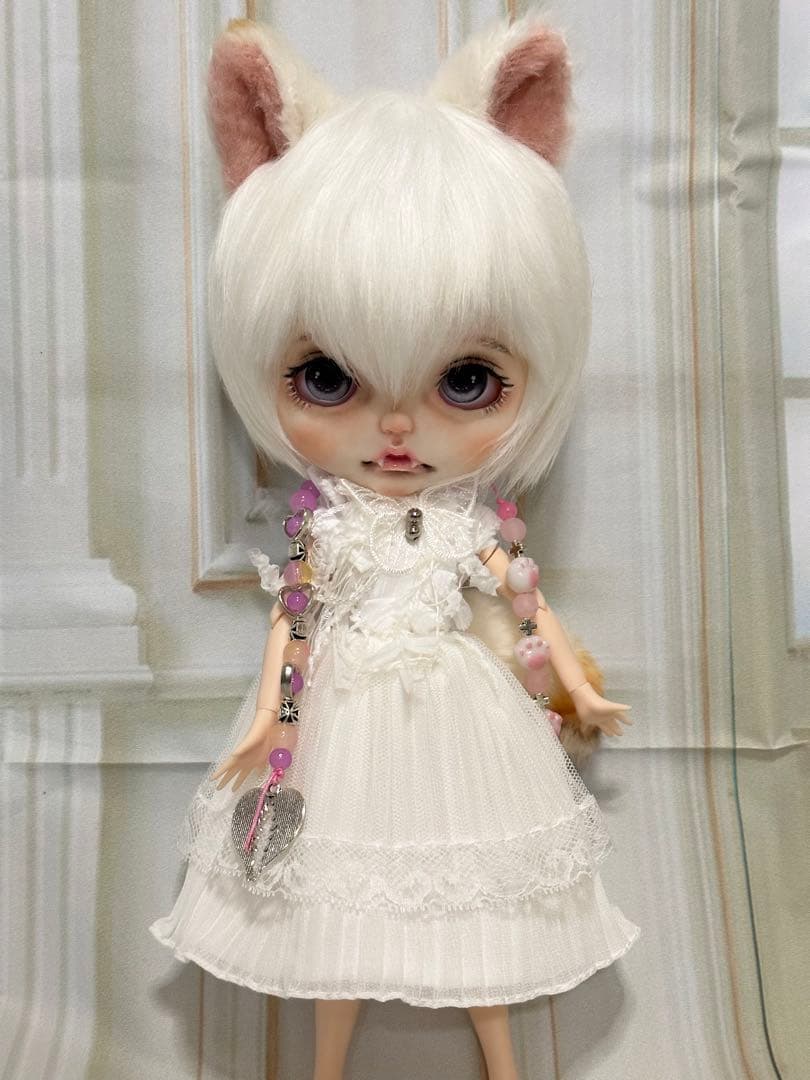 お*き様 アイシードール本体女の子　ボアウィッグ　OF付き ホワイトブチ猫