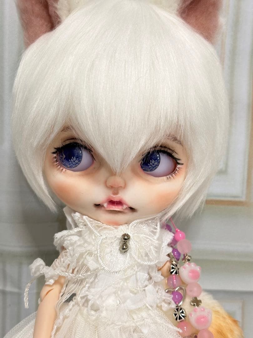 お*き様 アイシードール本体女の子　ボアウィッグ　OF付き ホワイトブチ猫