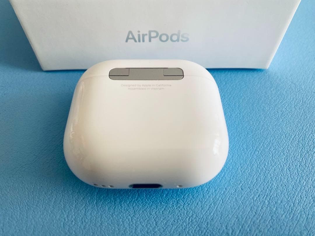 AirPods 第4世代 充電ケースのみ ノイキャン付 A3059 RETM