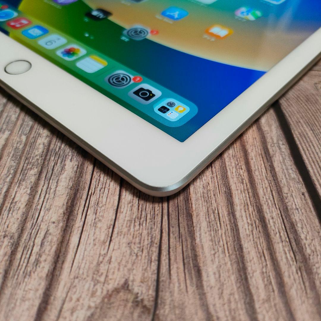 iPad 第5世代 32GB SIMフリー 美品 バッテリー95%