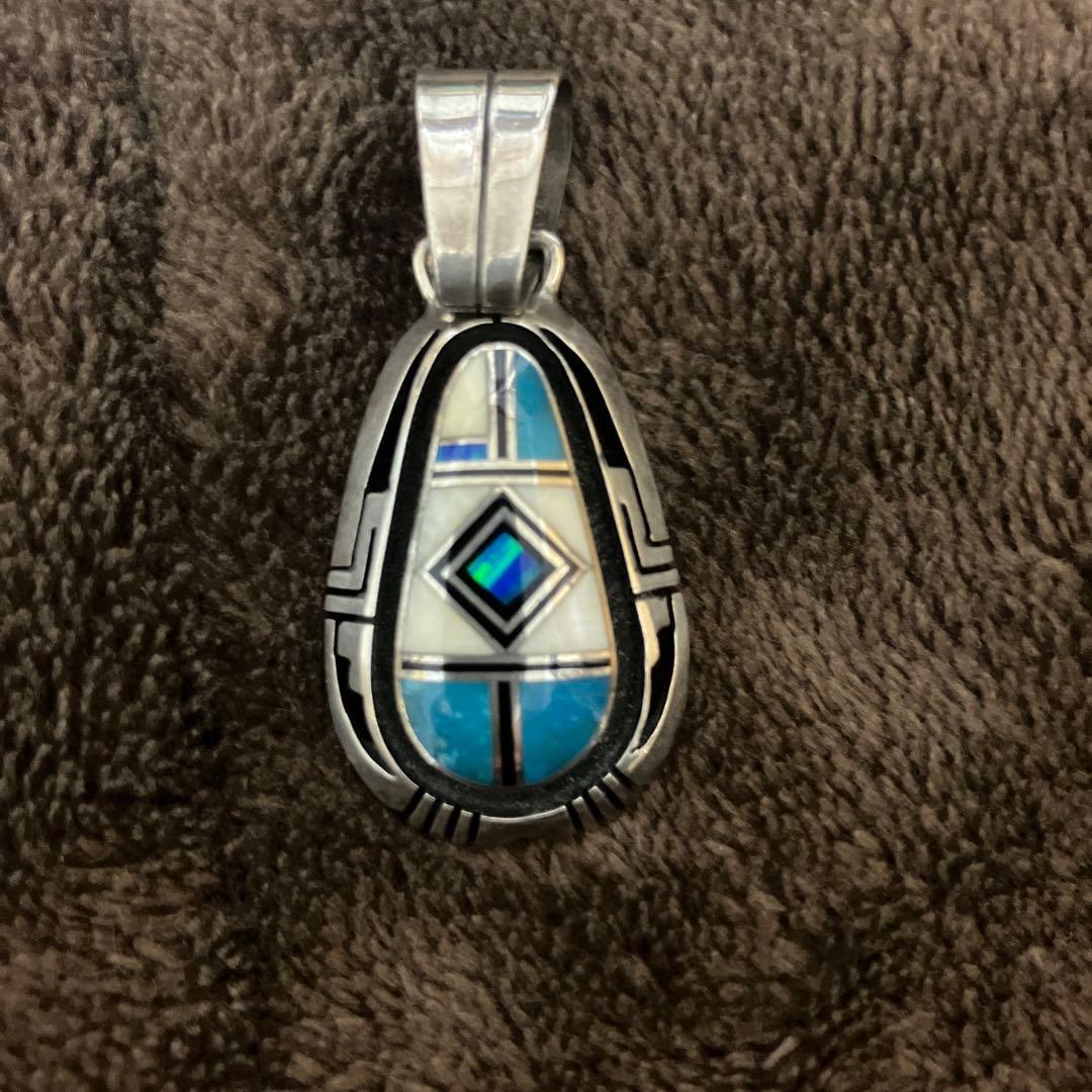 Native Hands ネックレス