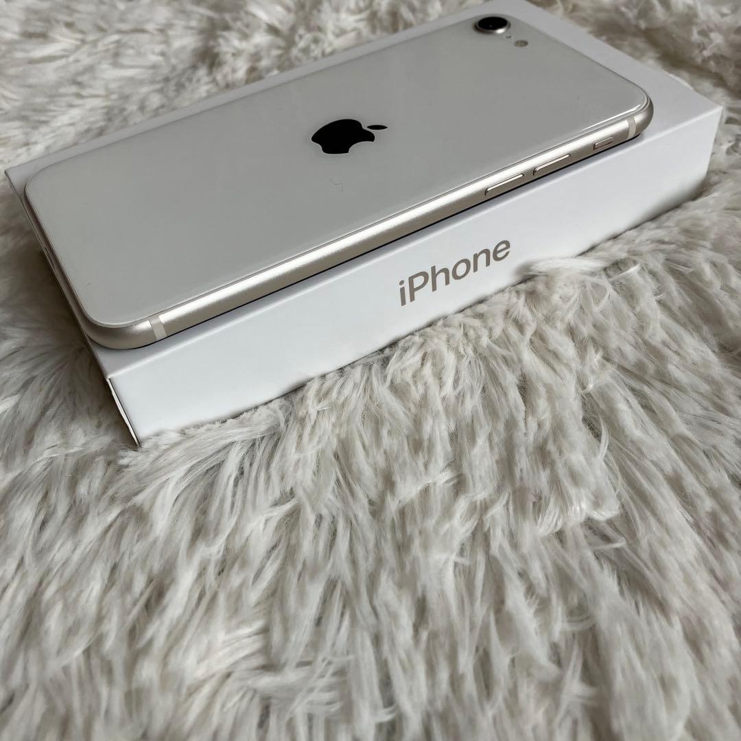 【すぐ発送】iPhone SE3 64GB 【未使用】【早い者勝ち】