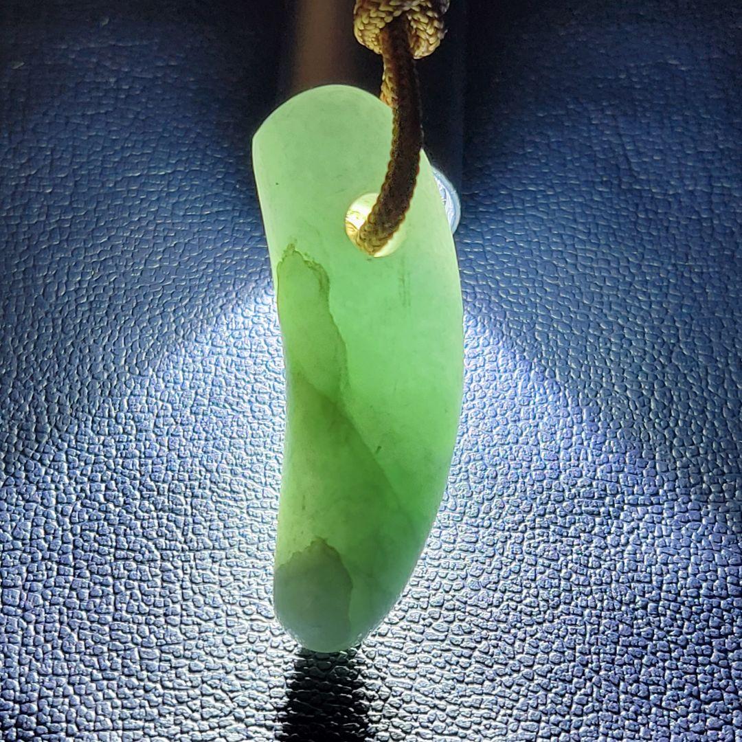 入コン沢:ペンダント紐付き:糸魚川翡翠  PT0024