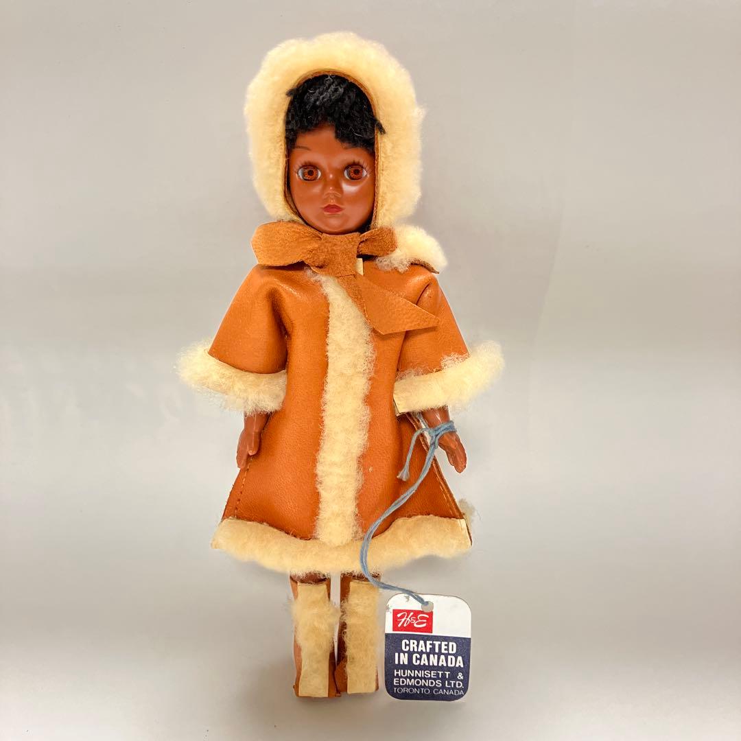 カナダ 1976年製オレンジ色フェイクファーコート人形