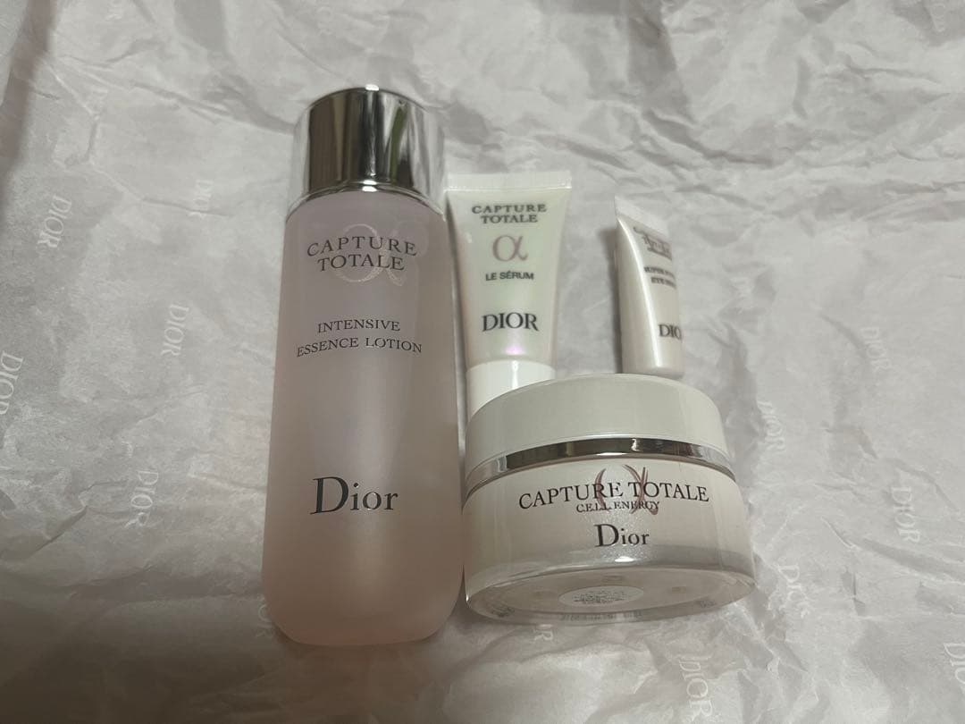 【新品未開封】DIOR カプチュールトータル　ポーチセット
