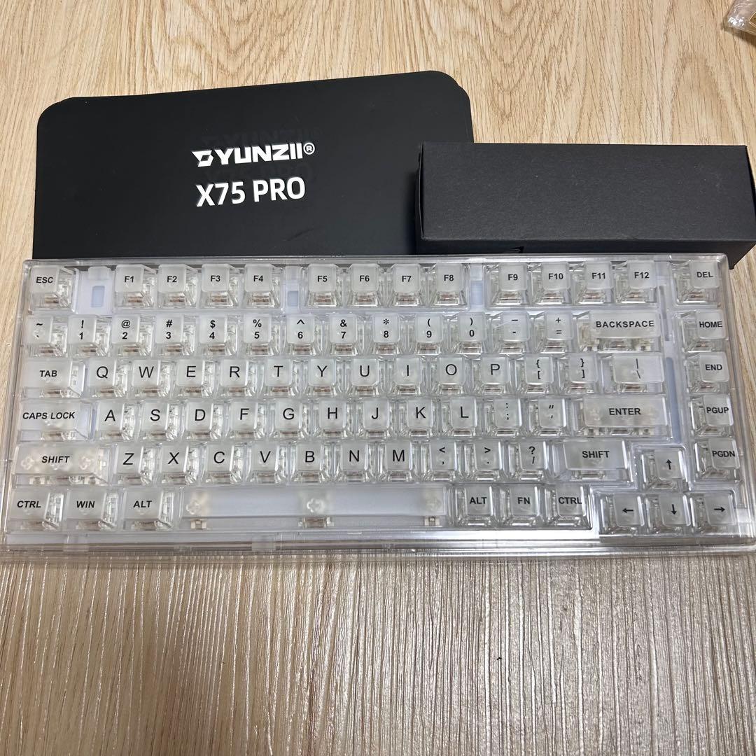 【最終値下げ】新品未使用 Yunzii メカニカルキーボード