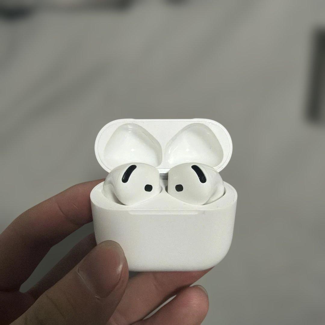 AirPods 4 Apple正規品　Roleon