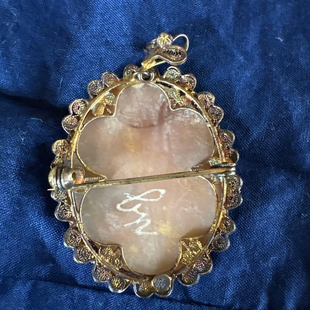 カメオ　ヴィンテージ　ペンダントトップ&ブローチ　サイン入り